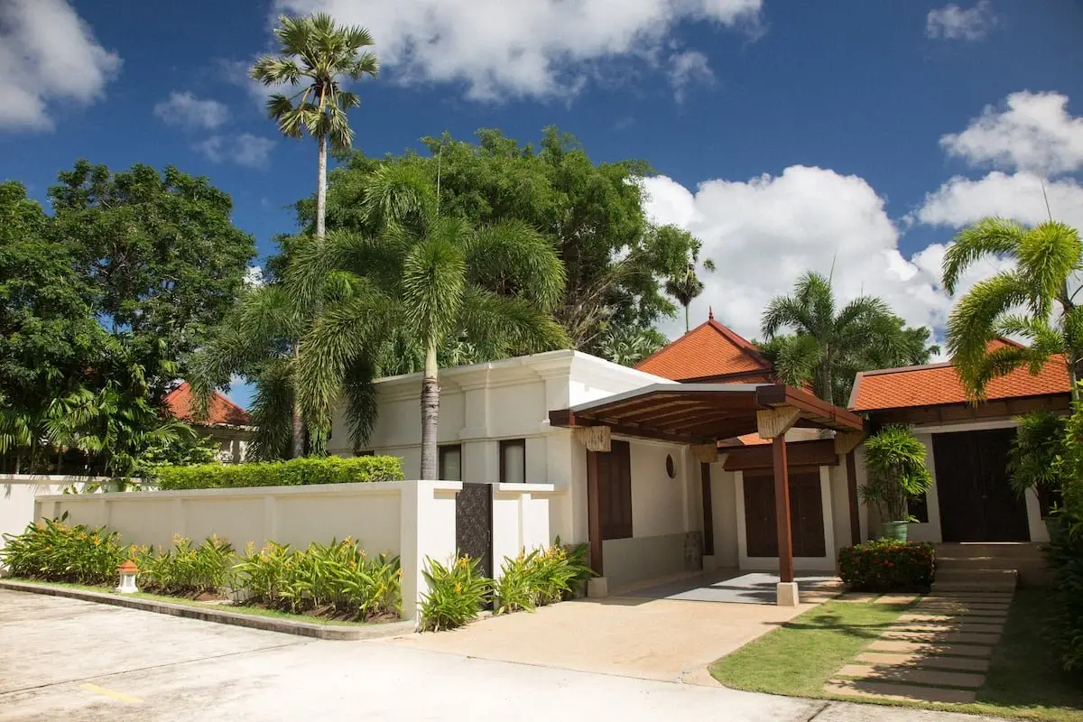Five-bedroom villa in Sai Taan with 1,000 sqm of living space — Bang Tao · 2/22