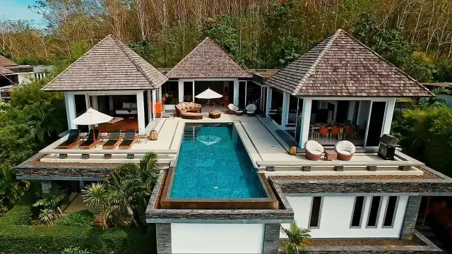 Large -Bedroom Villa, with sea view in The Villas Overlooking Layan project, on Bangtao / Laguna beach — Layan