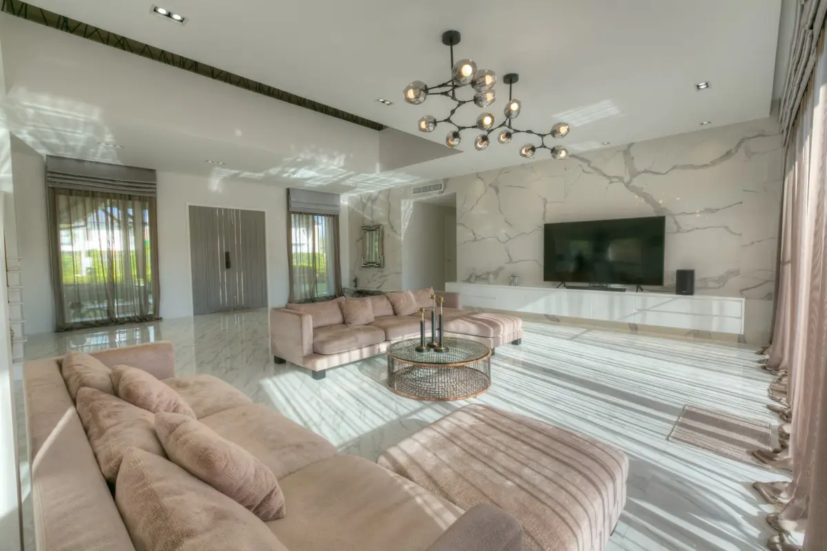 4-Bed Villa with Lake View and Private Spa in Laguna Village — Layan · 3/62