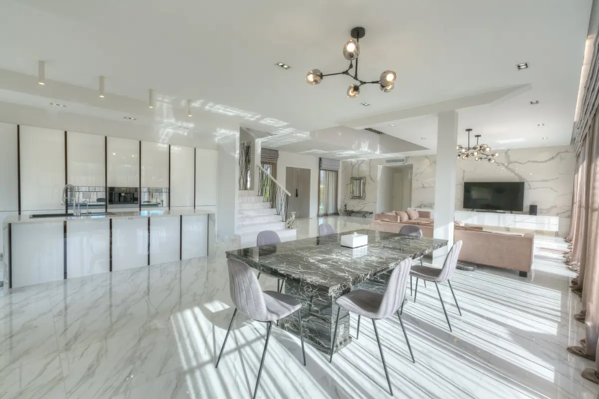 4-Bed Villa with Lake View and Private Spa in Laguna Village — Layan · 5/62