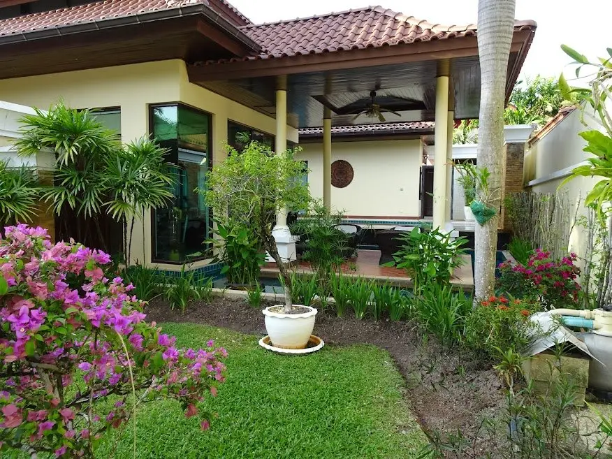 Three-bedroom villa 700 m from Bang Tao Beach — Bang Tao · 1/22