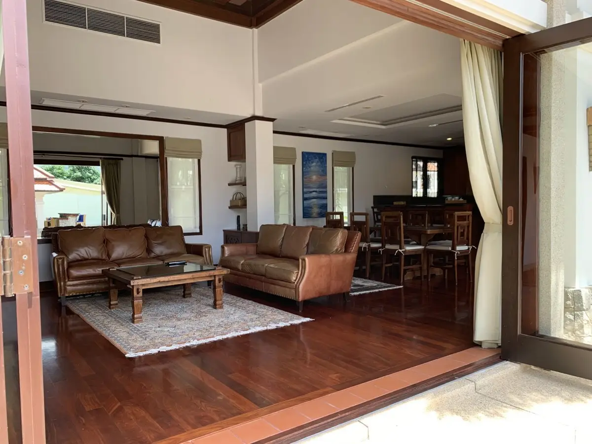 5-Bed Walled Garden Villa for Rent in Sai Taan, Bang Tao — Bang Tao · 4/45