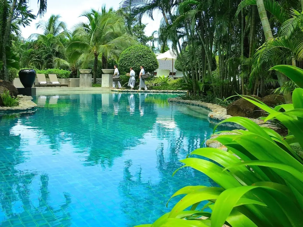 4-Bed Villa for Rent between Surin and Bang Tao Beaches — Surin · 2/36