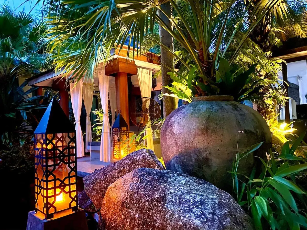 4-Bed Villa for Rent between Surin and Bang Tao Beaches — Surin · 4/36