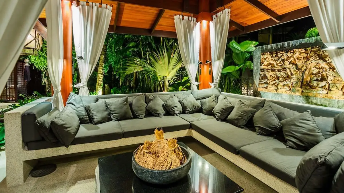 5-Bed Villa for Rent near Surin Beach with Garden Pool — Surin · 4/31