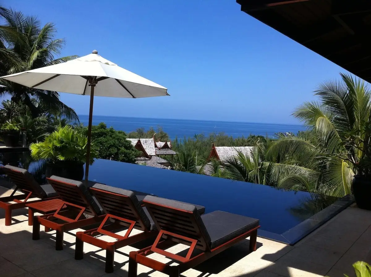 Fashionable 4-bedroom villa, with sea view, on Surin Beach beach — Surin · 2/28