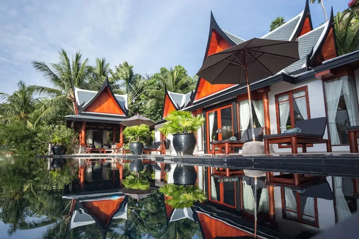 Fashionable 4-bedroom villa, with sea view, on Surin Beach beach — Surin · 4/28