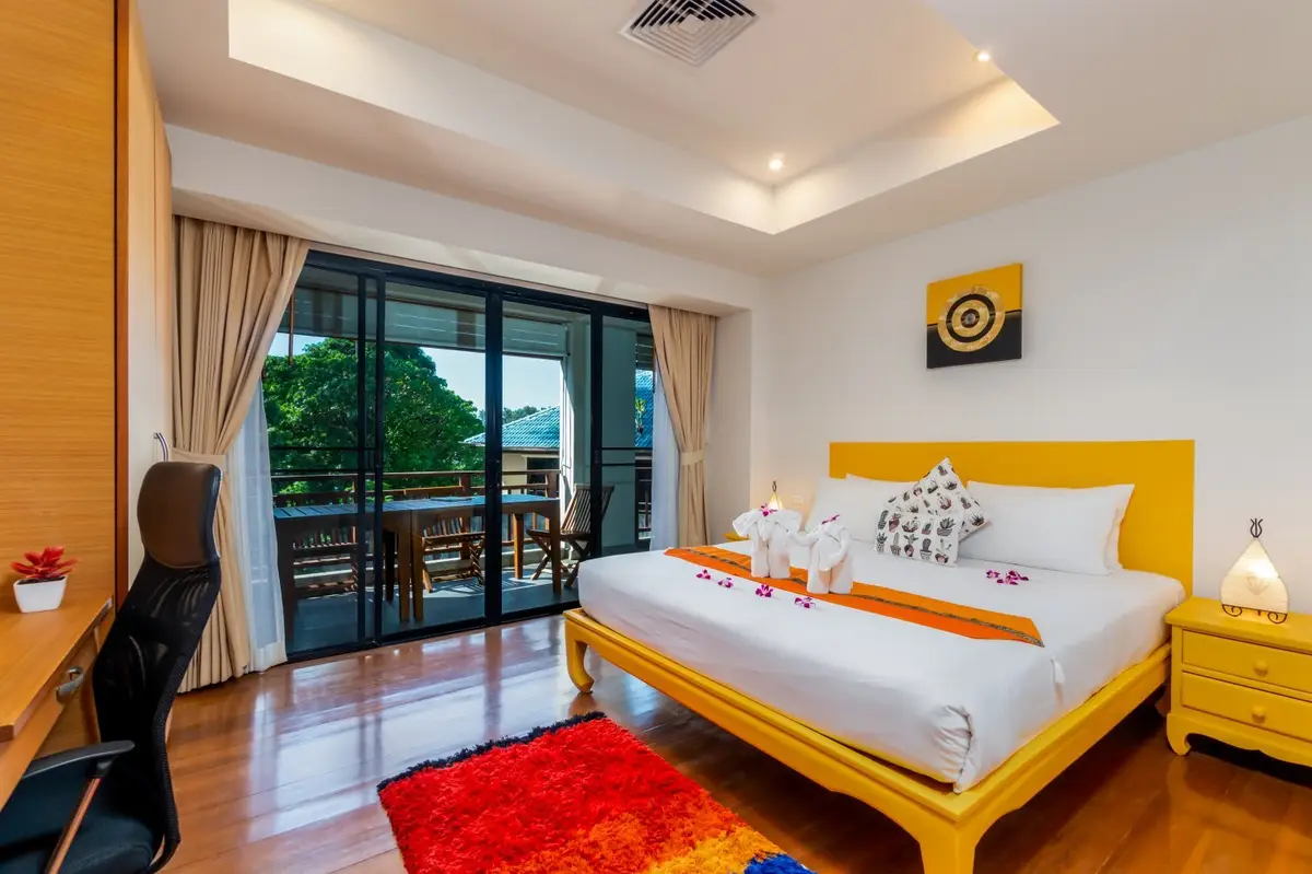 Cozy 2-bedroom apartments, with mountain view in Surin Sabai project, on Surin Beach beach — Surin · 4/14