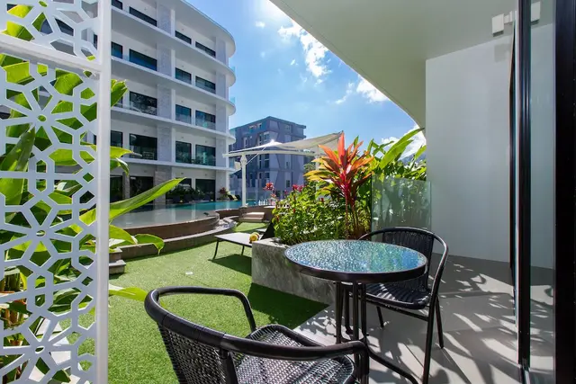 -Bedroom Apartments, with sea view in Utopia Naiharn project, on Nai Harn beach — Nai Harn