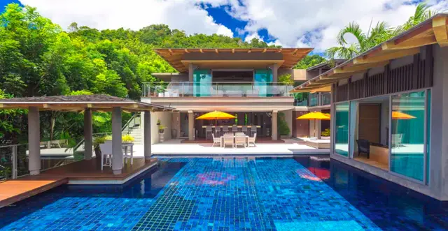 Stunning, spacious 5-bedroom villa, with sea view in La Colline project, on Layan Beach beach — Layan