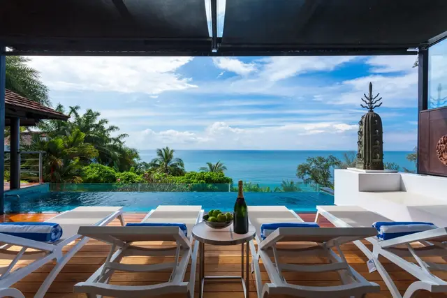 Gorgeous premium, spacious 3-bedroom villa, with sea view and near the sea in Surin Heights project, on Surin Beach beach — Surin