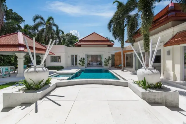 Spacious -Bedroom Villa, with pool view in Sai Taan project, on Bangtao / Laguna beach — Bang Tao