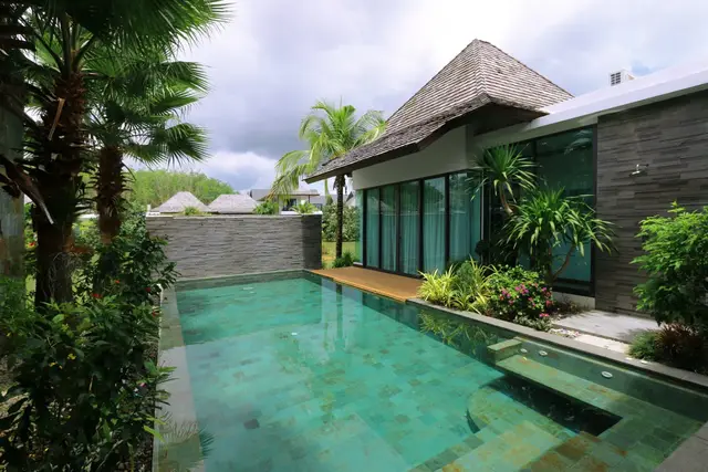 Amazing, large 4-bedroom villa, with pool view in The Lake House project, on Bangtao / Laguna beach — Cherng Talay