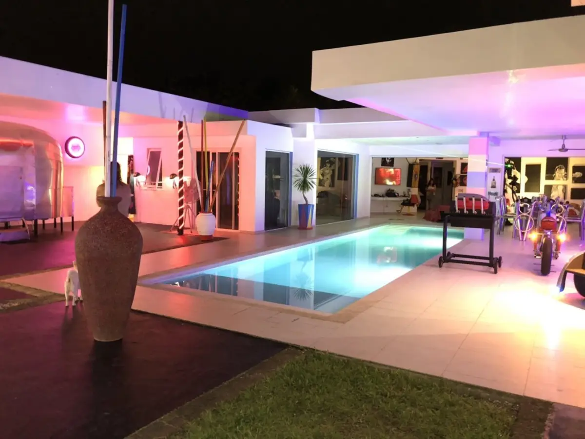 Astonishing 4-bedroom villa, with pool view, on Nai Yang beach — Thalang · 5/26