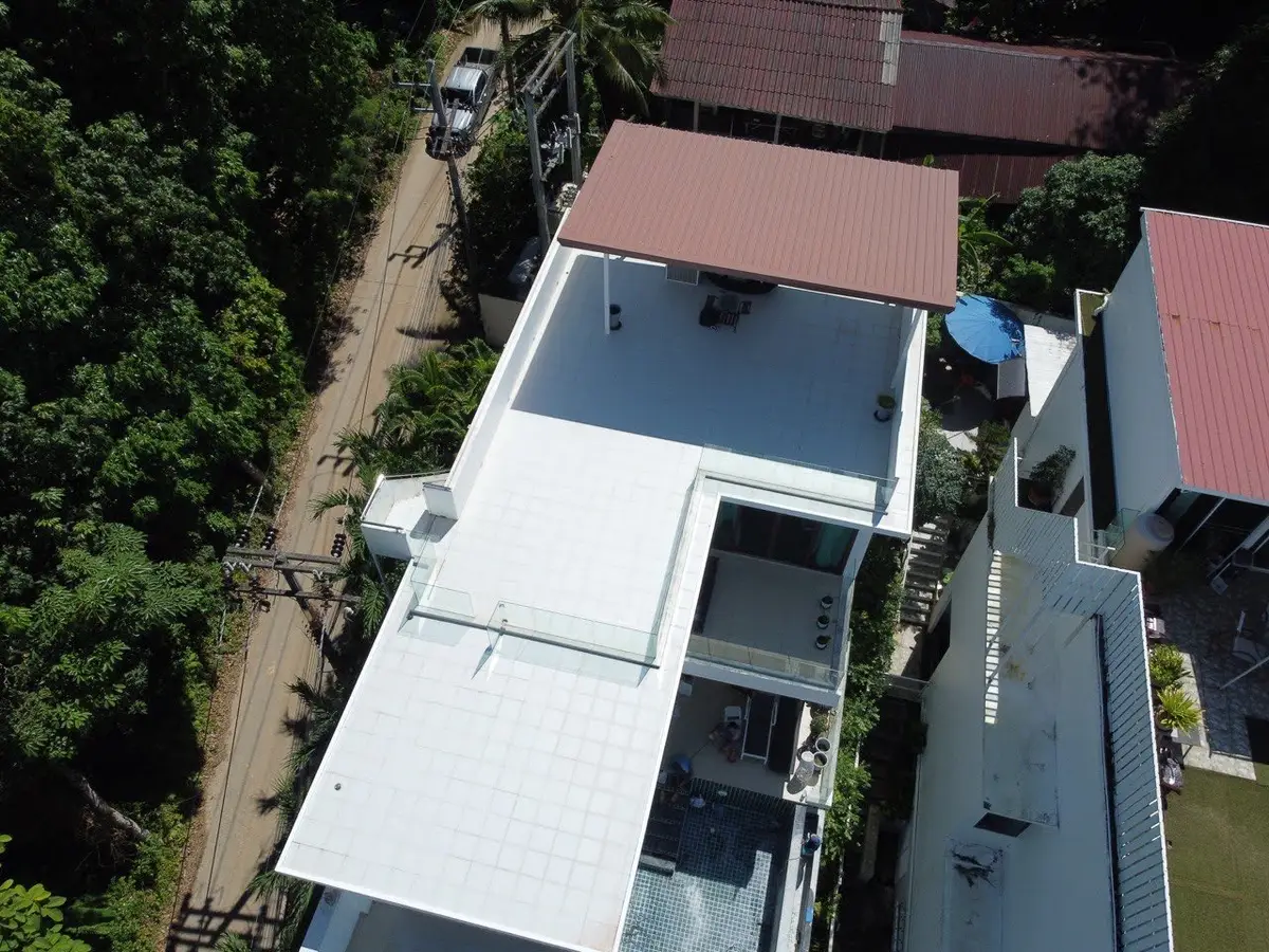 Stylish 4-bedroom villa near the sea, on Chalong beach — Mai Khao · 3/43