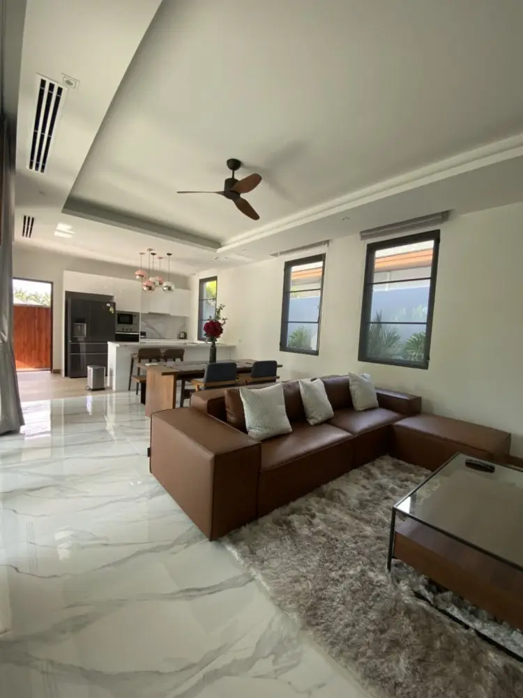 Stylish 3-bedroom villa, with pool view, on Bangtao / Laguna beach — Bang Tao · 3/18