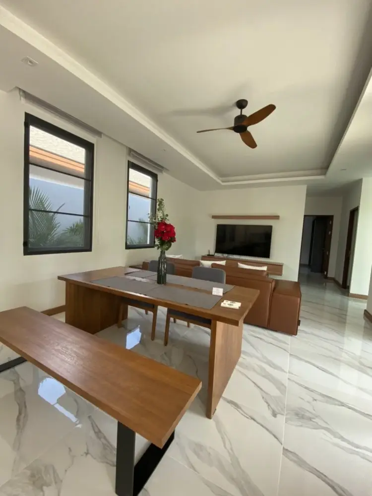 Stylish 3-bedroom villa, with pool view, on Bangtao / Laguna beach — Bang Tao · 4/18