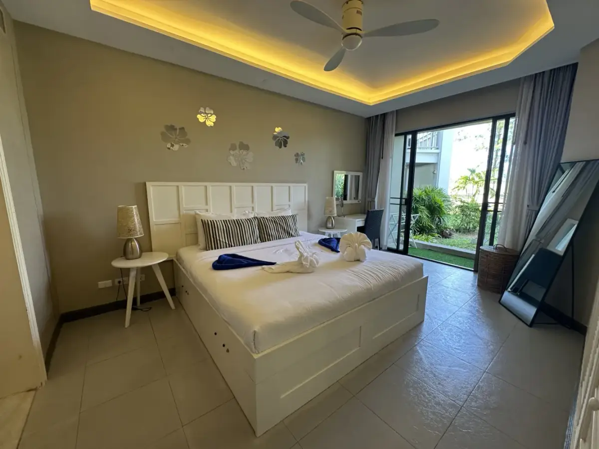 -Bedroom Apartments, with golf course in Allamanda and project, on Bangtao / Laguna beach — Bang Tao · 3/40