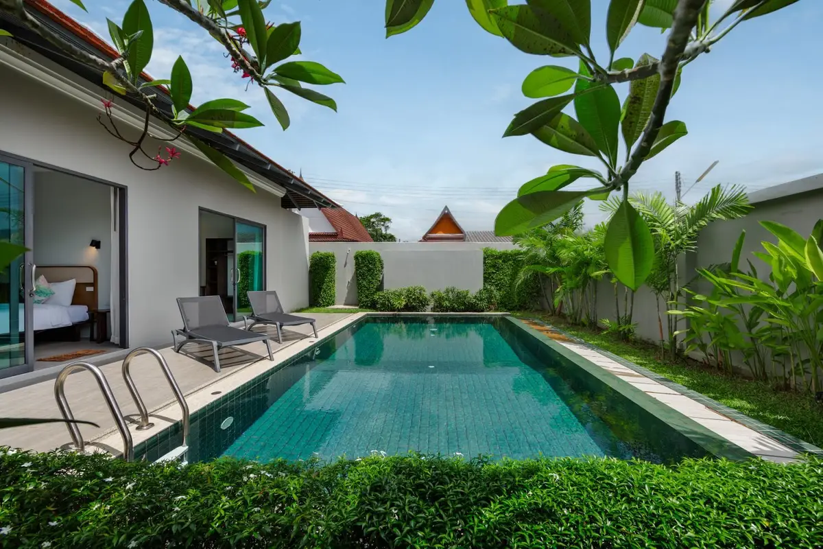 Chic 3-bedroom villa, with pool view, on Bangtao / Laguna beach — Bang Tao · 2/38