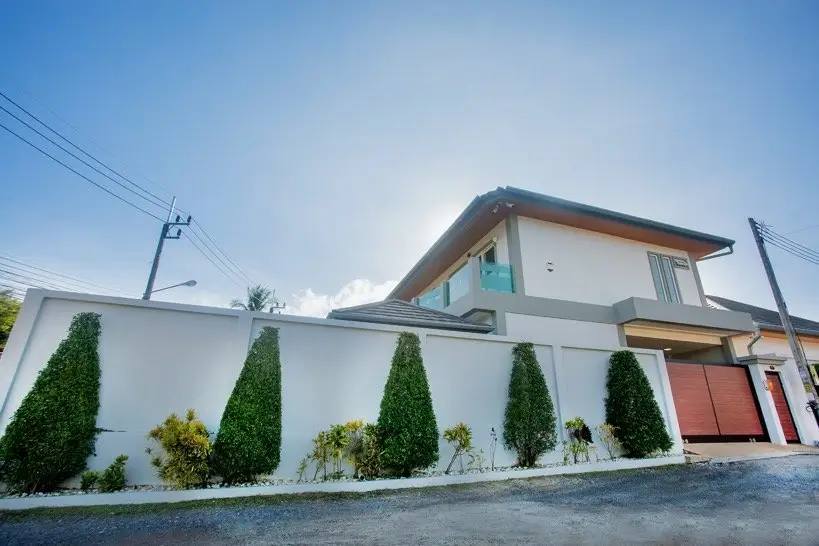 Luxury 4-bedroom villa, with sea view and near the sea, on Rawai beach — Rawai · 2/60
