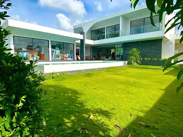 Cozy 5-bedroom villa, with pool view and near the sea, on Bangtao / Laguna beach — Cherng Talay