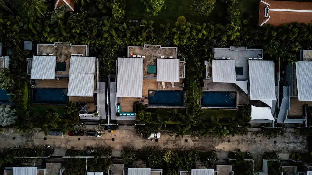 Stunning 3-bedroom villa, with pool view in Baan Bua Modern Zen project, on Nai Harn beach — Nai Harn · 2/26