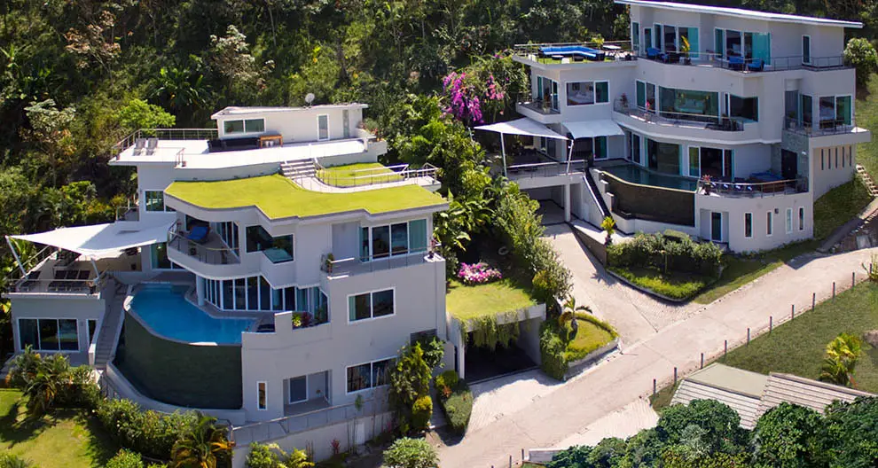 Incredible 7-bedroom villa, with sea view, on Surin Beach beach — Surin · 2/96