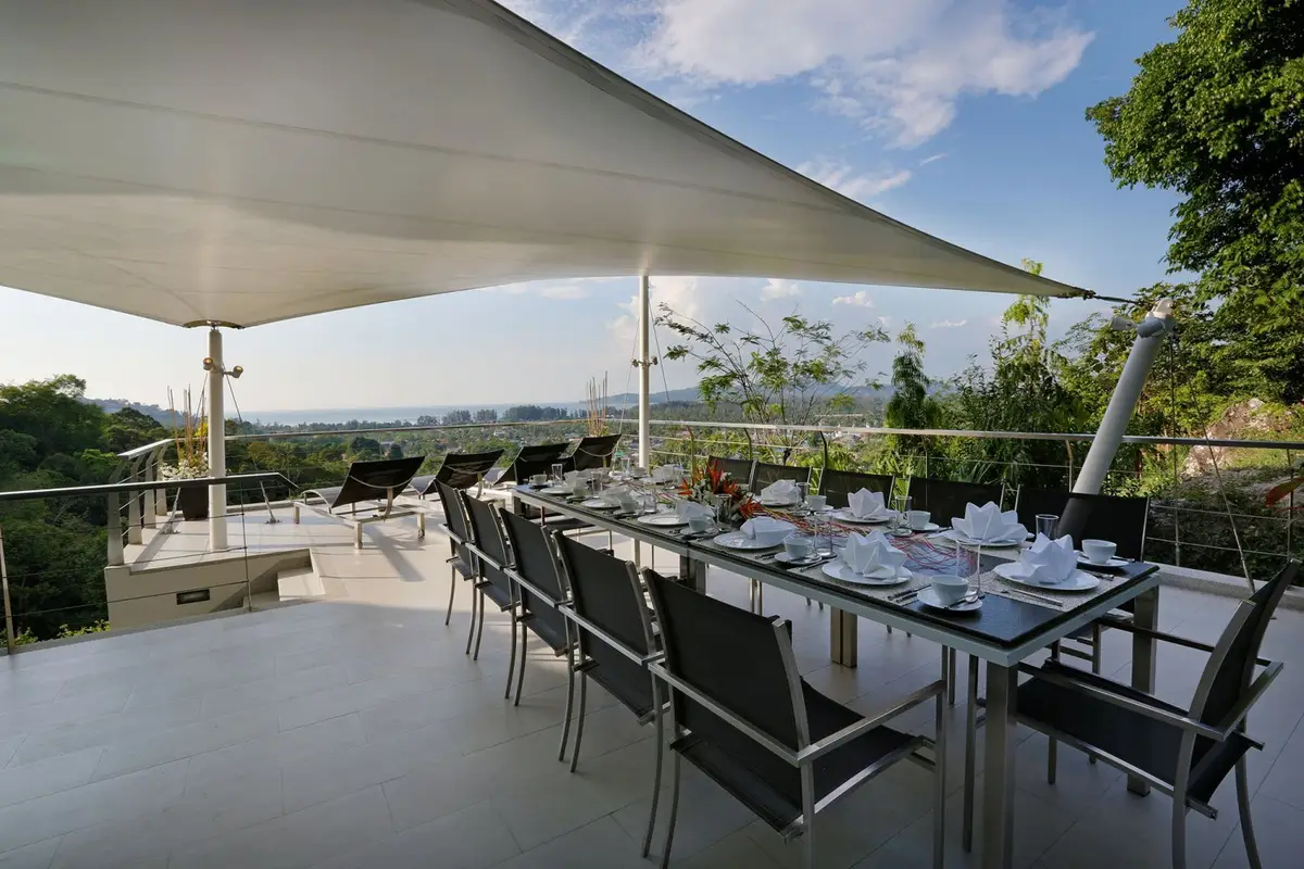 Incredible 7-bedroom villa, with sea view, on Surin Beach beach — Surin · 4/96
