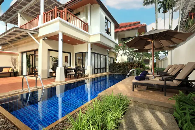 Large -Bedroom Villa, with pool view in Laguna Fairways project, on Bangtao / Laguna beach — Layan