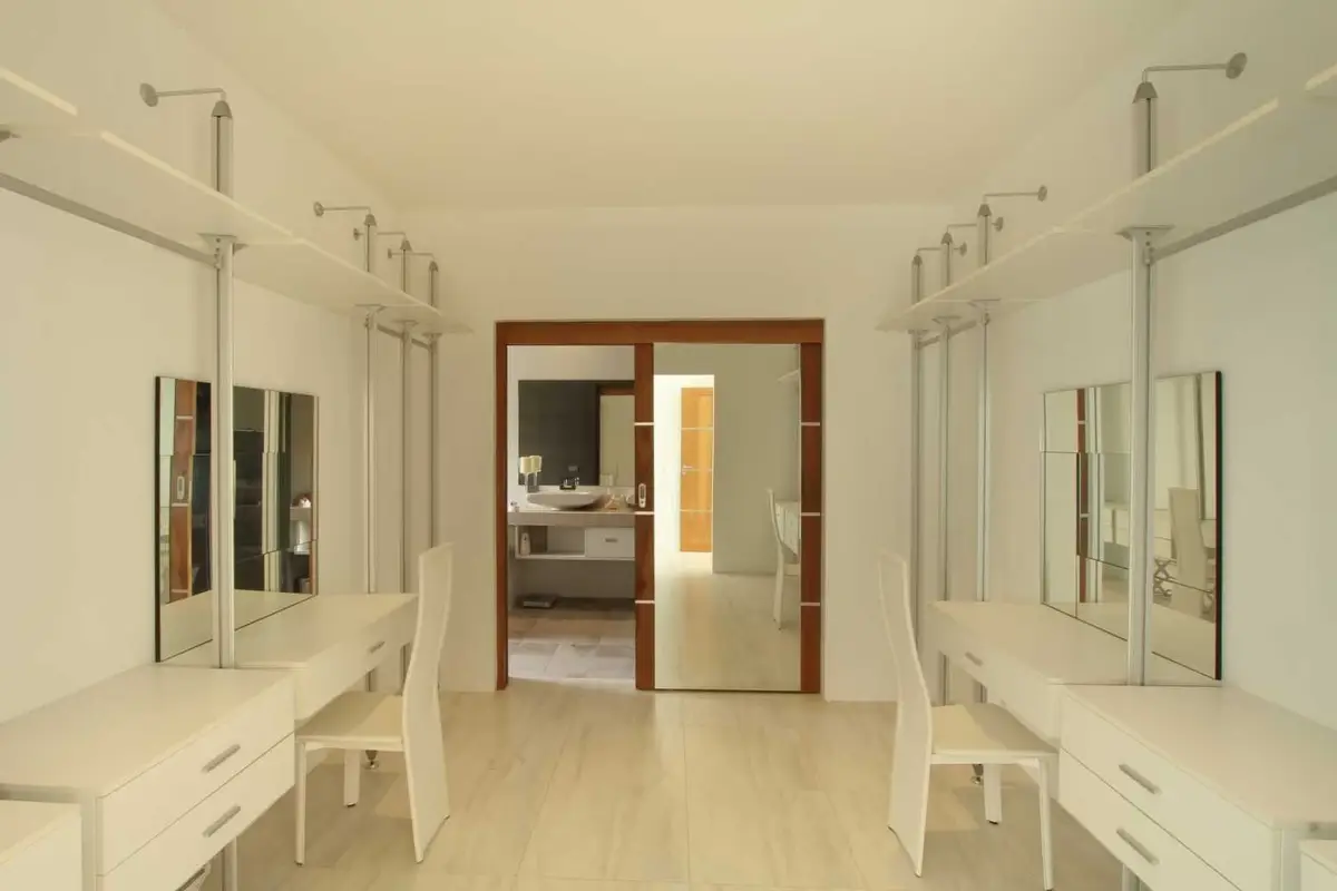 Chic 10-bedroom villa, with sea view, on Surin Beach beach — Surin · 3/20