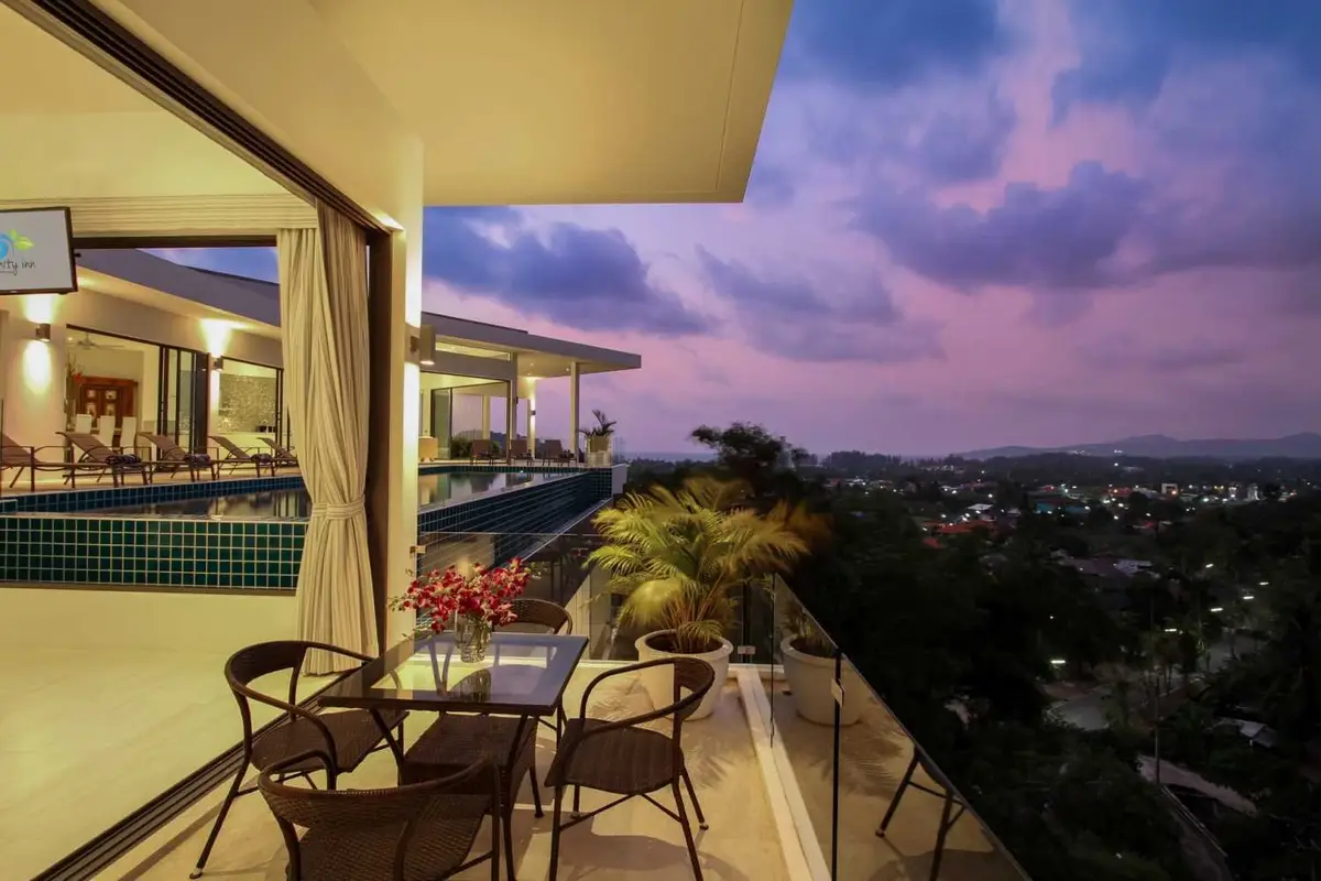 Chic 10-bedroom villa, with sea view, on Surin Beach beach — Surin · 5/20