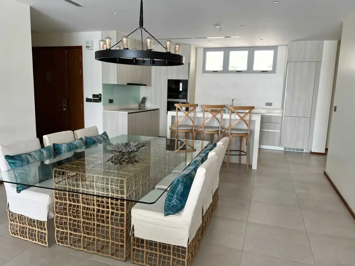 2-Bed Apartment in Angsana Beachfront Residences, Bang Tao — Bang Tao · 2/10