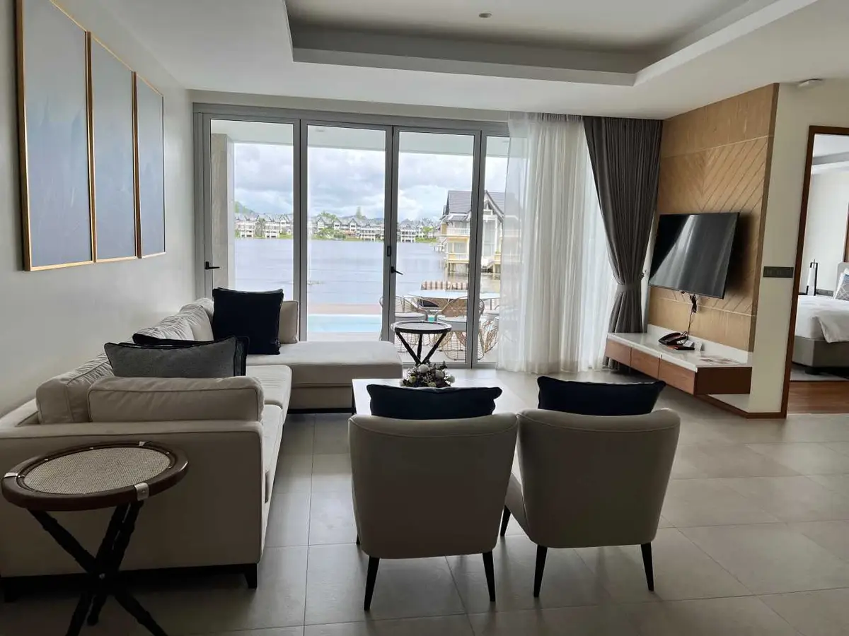 2-Bed Apartment in Angsana Beachfront Residences, Bang Tao — Bang Tao · 3/10