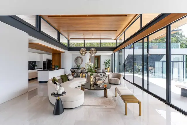 Exclusive, large 4-bedroom villa, with pool view, on Bangtao / Laguna beach — Layan