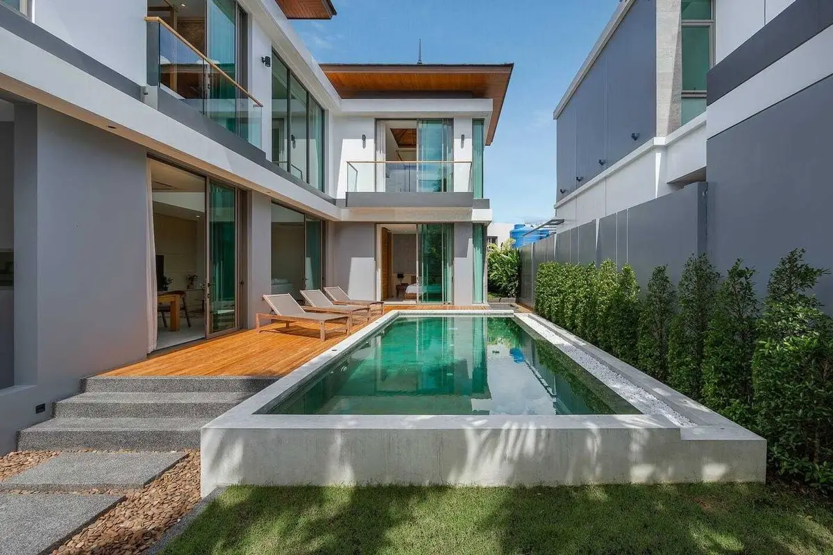 Fashionable 3-bedroom villa, with pool view, on Thalang beach — Cherng Talay · 1/25