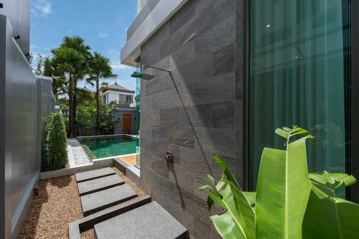 Fashionable 3-bedroom villa, with pool view, on Thalang beach — Cherng Talay · 3/25