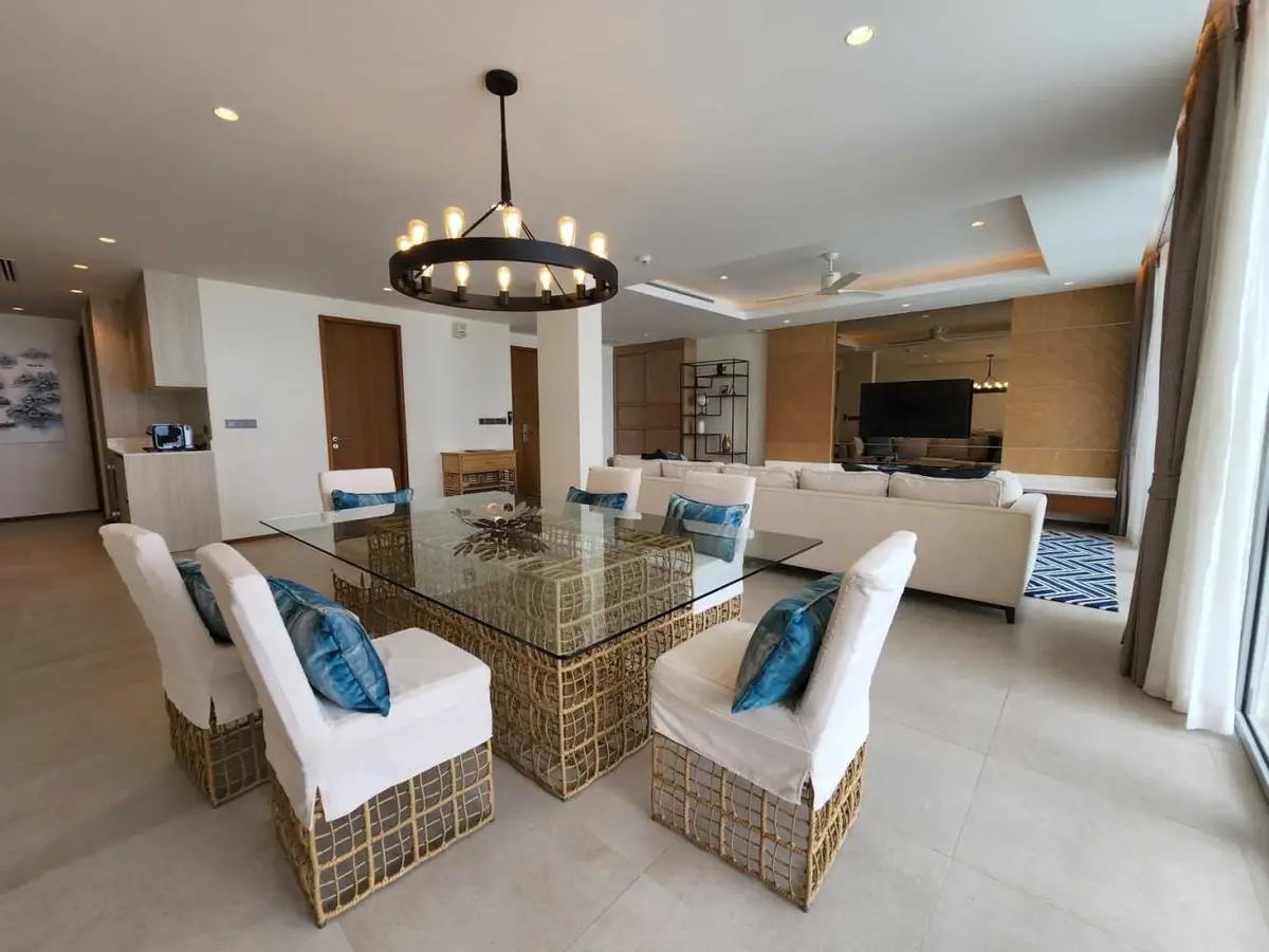 Sea-view 3-bedroom apartment at Angsana Beachfront Residences — Bang Tao · 3/19