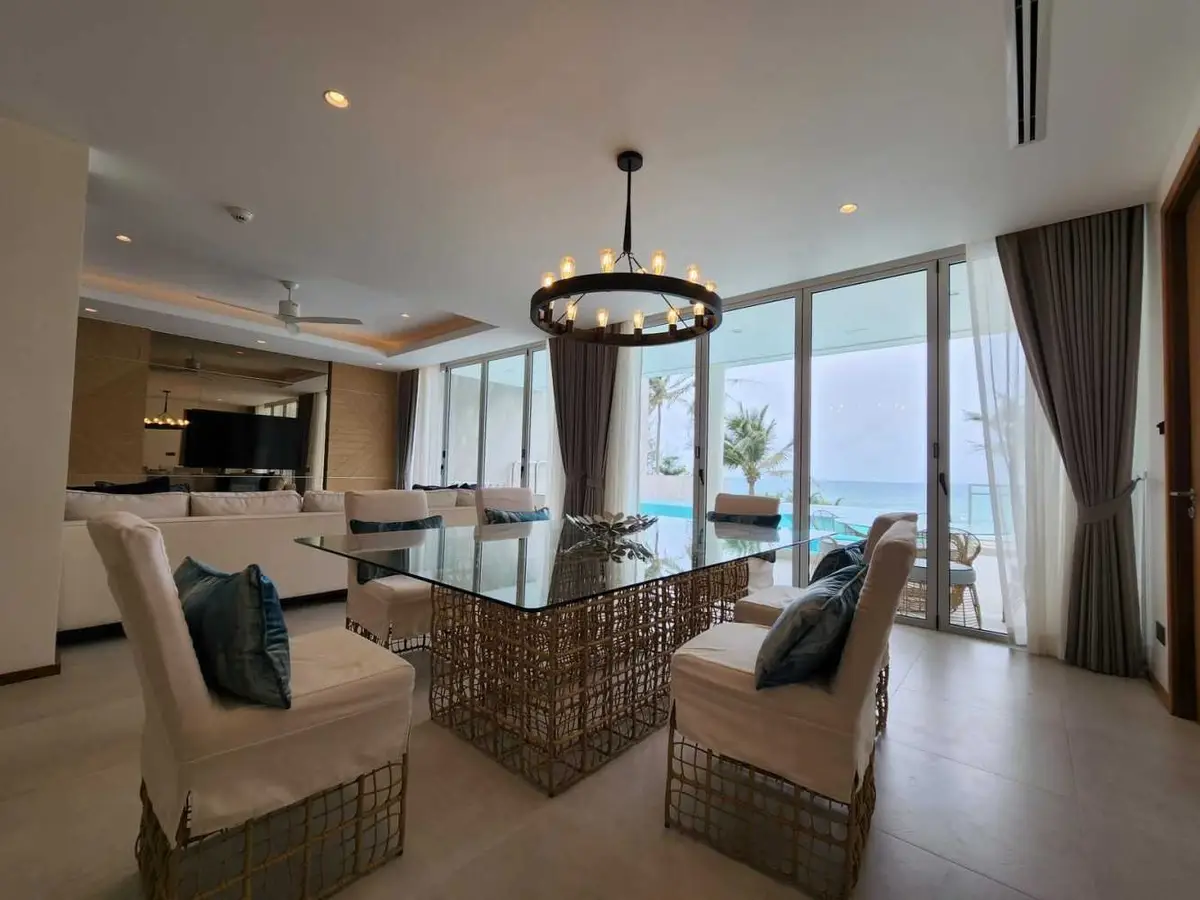 Sea-view 3-bedroom apartment at Angsana Beachfront Residences — Bang Tao · 4/19