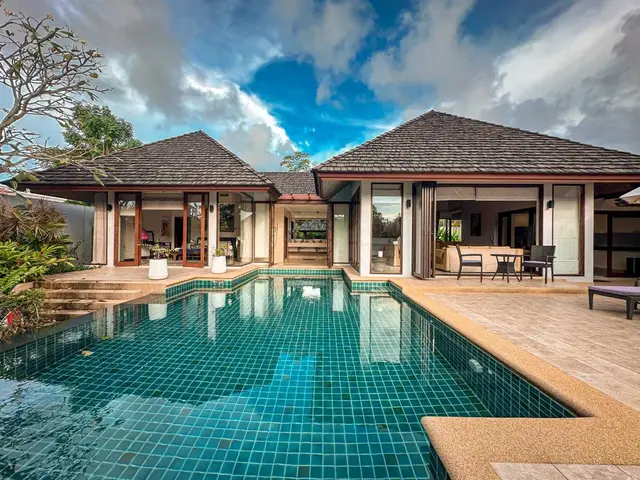 Stylish, spacious 3-bedroom villa, with pool view in Thai Bali project, on Bangtao / Laguna beach — Bang Tao