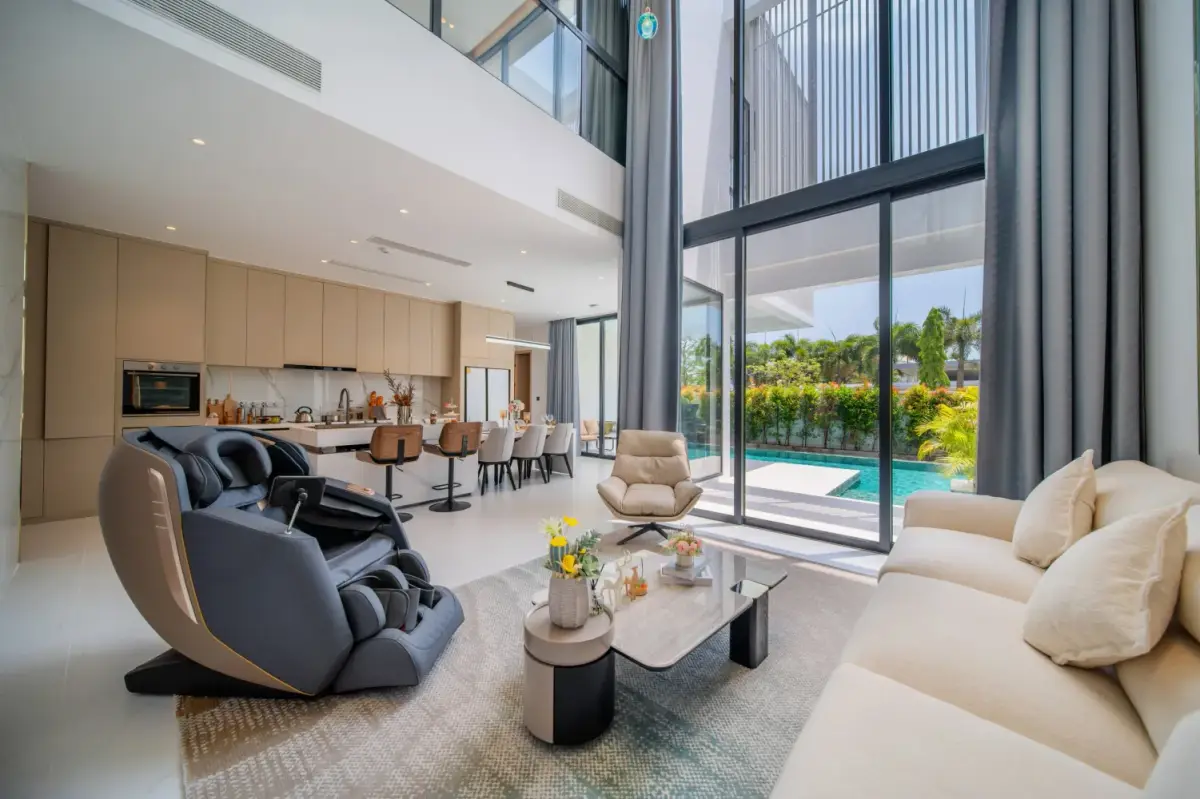 4-Bed Villa with Golf Course View in Larimar Villa, Chalong — Chalong · 2/20