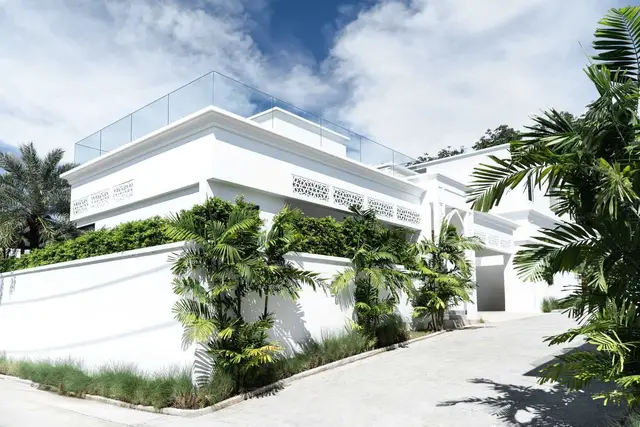 Fashionable, spacious 3-bedroom villa, with pool view in Menara Hills Luxury Pool Villas project, on Bangtao / Laguna beach — Cherng Talay