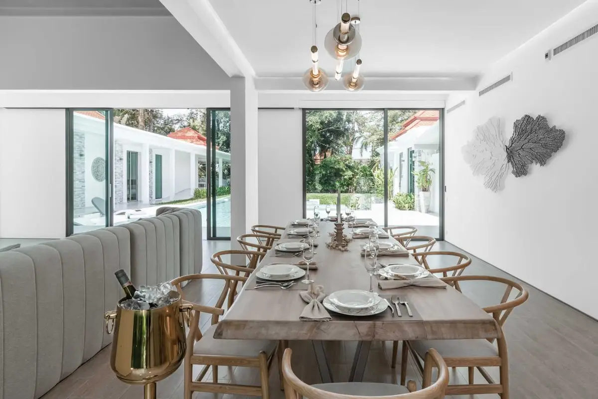 5-bedroom Sai Taan villa with sauna, jacuzzi and maids' quarters — Bang Tao · 3/45