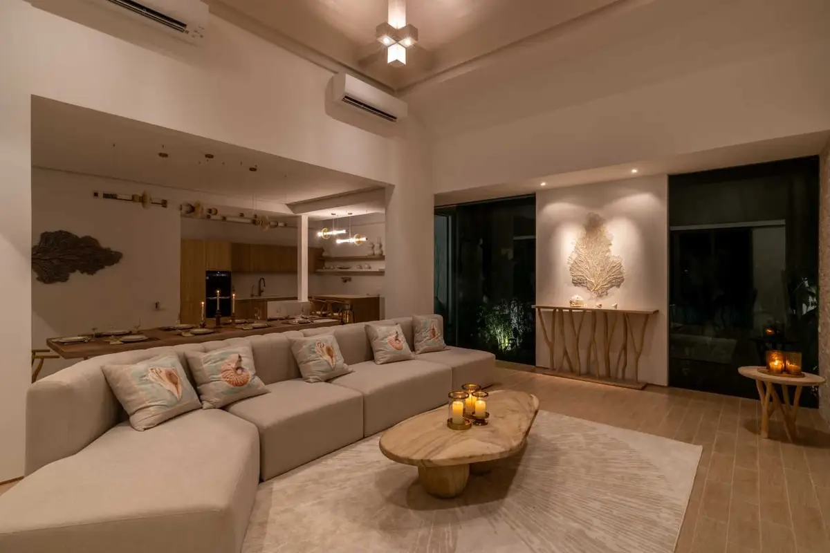 5-bedroom Sai Taan villa with sauna, jacuzzi and maids' quarters — Bang Tao · 4/45