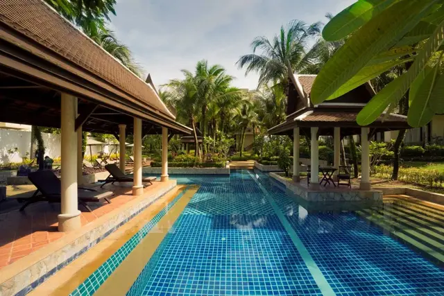 Exclusive 3-bedroom townhouse, with pool view and near the sea in Maan Tawan project, on Bangtao / Laguna beach — Layan