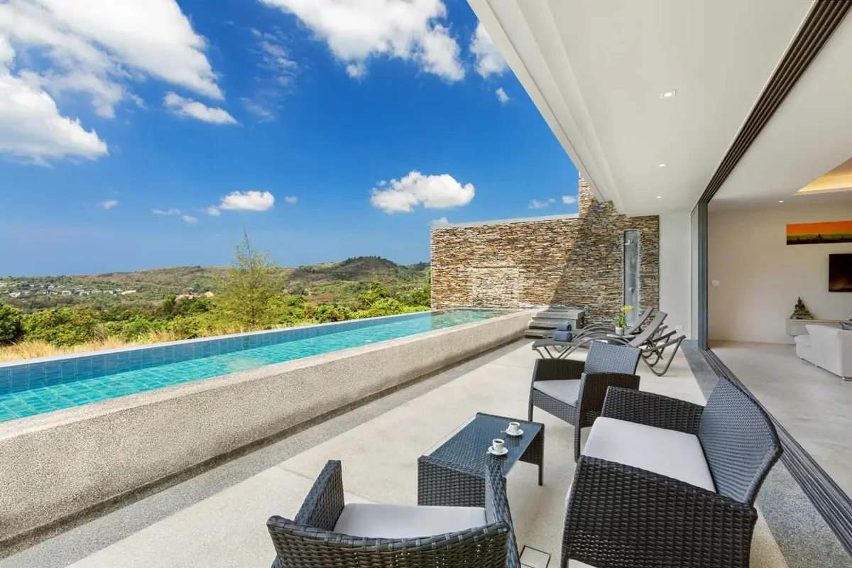 2-Bed Sea-View Apartment in The Villas Overlooking Layan — Layan · 3/31