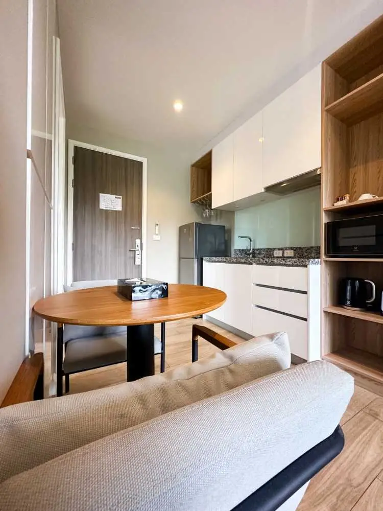 Furnished studio with balcony at Diamond Condominium, Bang Tao — Bang Tao · 2/8