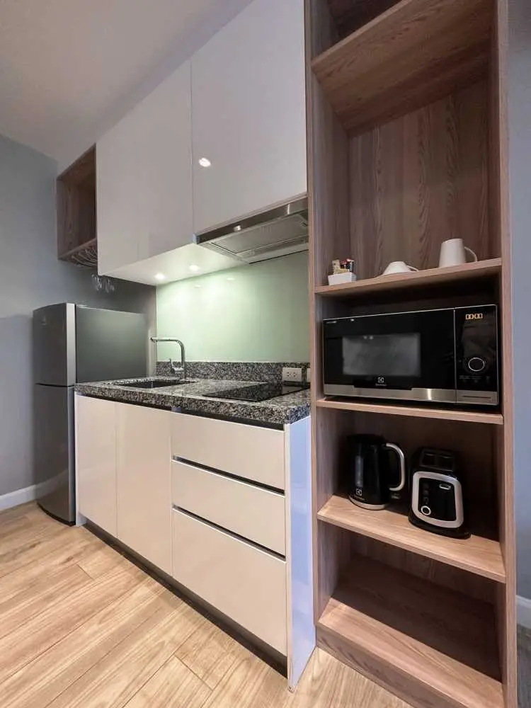 Furnished studio with balcony at Diamond Condominium, Bang Tao — Bang Tao · 4/8