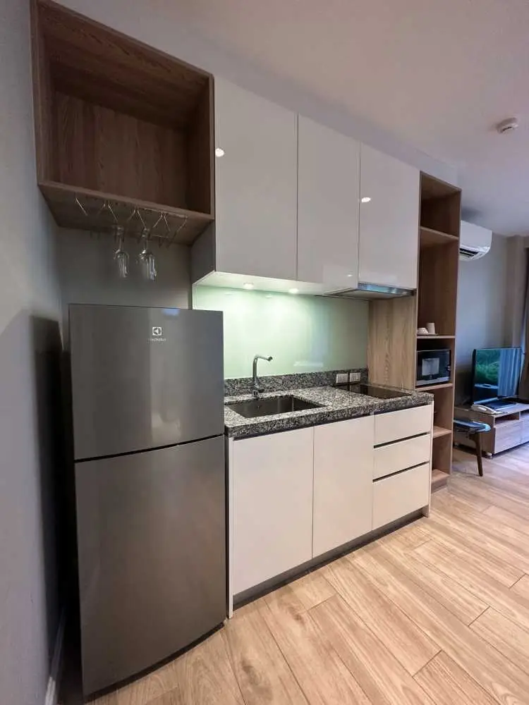 Furnished studio with balcony at Diamond Condominium, Bang Tao — Bang Tao · 5/8