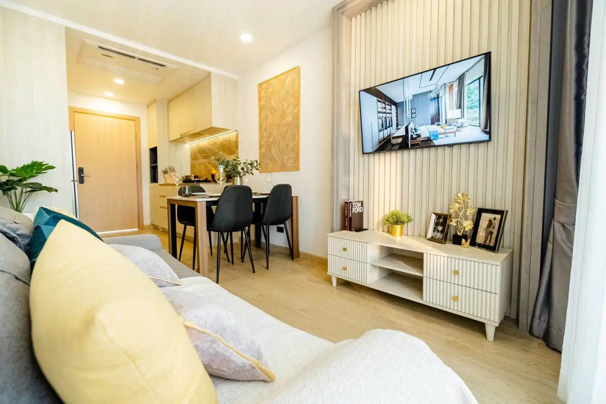 1-Bed Garden-View Apartment at The Ozone Condominium, Bang Tao — Bang Tao · 4/14