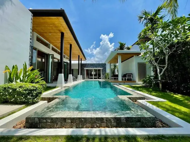Amazing, large 4-bedroom villa, with pool view in Botanica Bangtao Beach project, on Bangtao / Laguna beach — Bang Tao